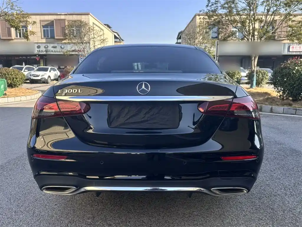 Mercedes-Benz E-Class 2023 — фото 20