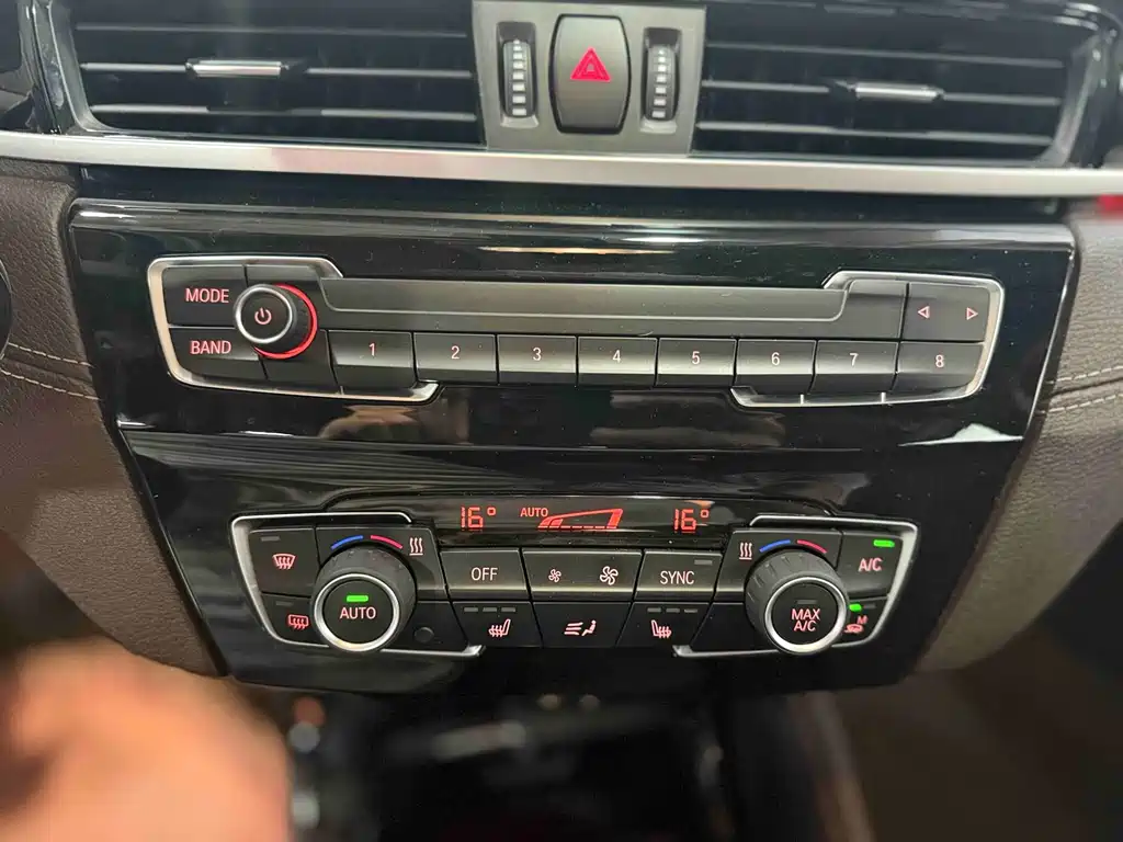BMW X2 2023 — фото 12