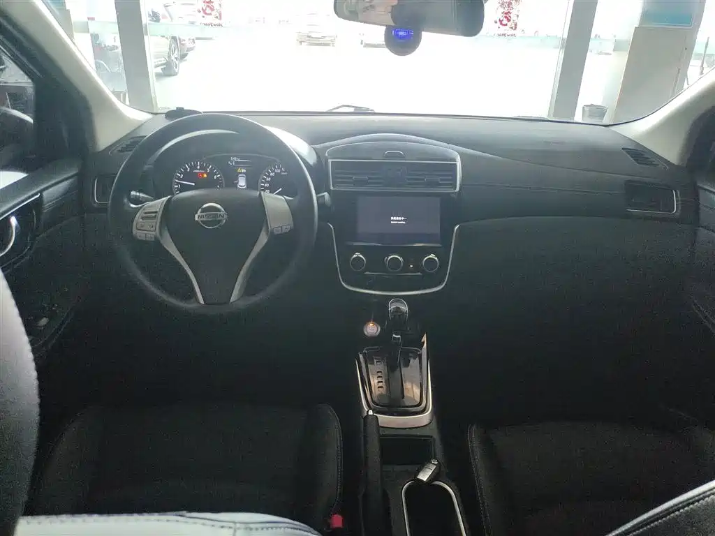 Nissan Tiida 2019 — фото 10