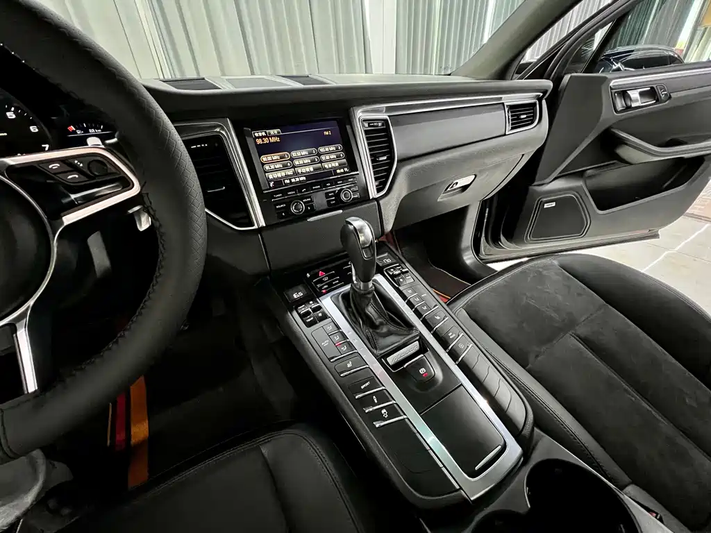 Porsche Macan 2015 — фото 12