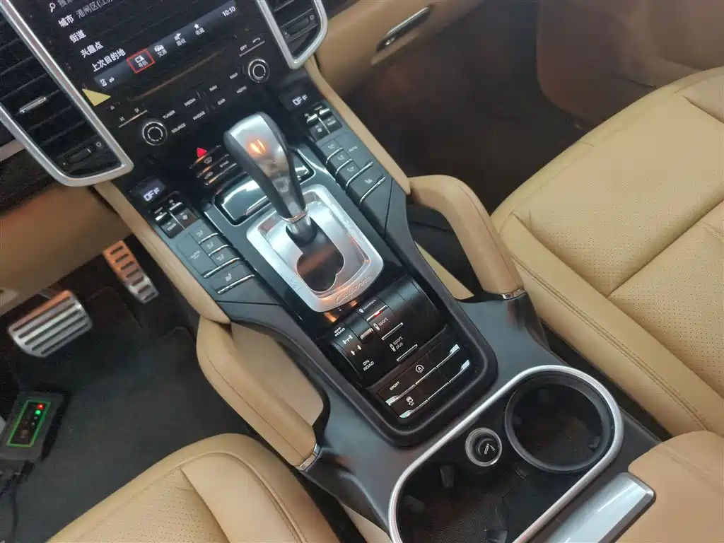 Porsche Cayenne 2017 — фото 14