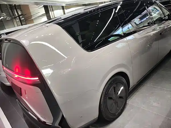 Li Auto MEGA 2024