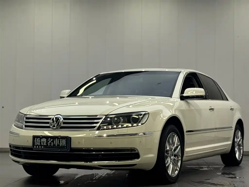 Volkswagen Phaeton 2015 — фото 1