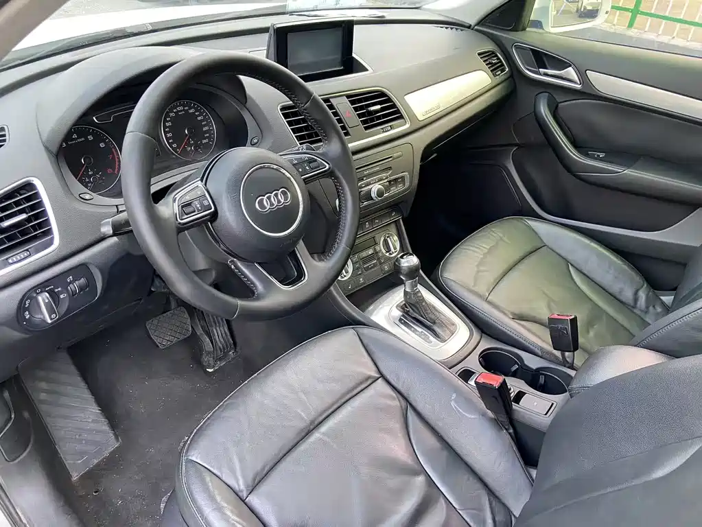 Audi Q3 2014 — фото 9