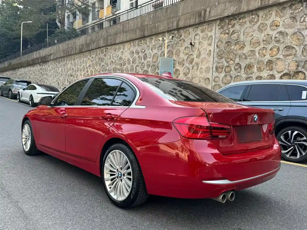 BMW 3 Series 2018 — фото 16