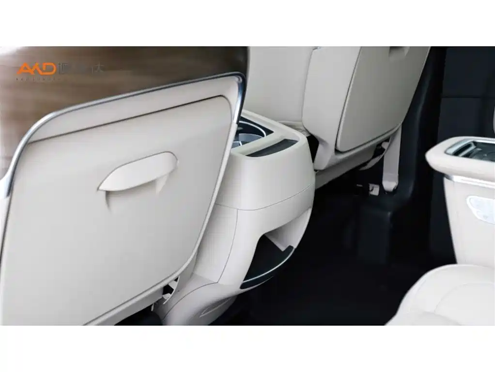 Mercedes-Benz V-Class 2021 — фото 10