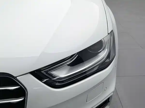 Audi A4L 2015