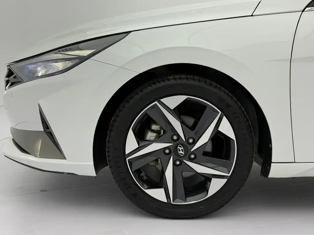 Hyundai Elantra 2021 — фото 22