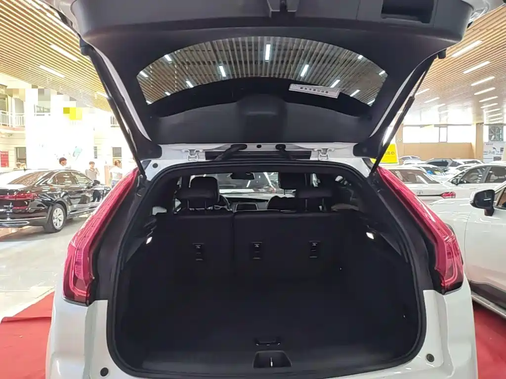 Cadillac XT4 2021 — фото 19