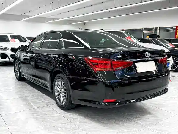 Toyota Crown 2017