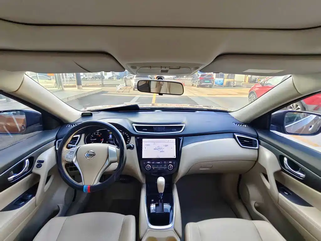 Nissan X-Trail 2015