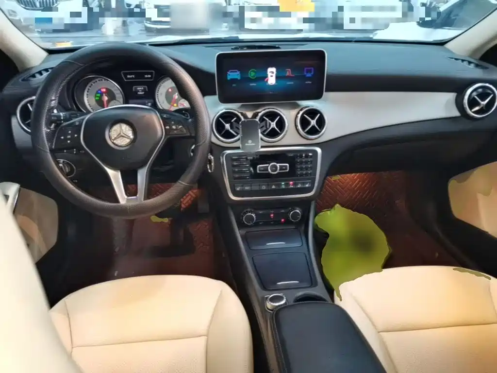 Mercedes-Benz GLA 2016 — фото 10