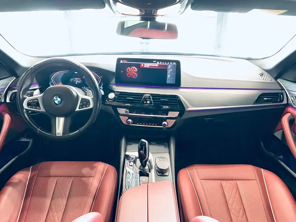 BMW 5 Series 2022 — фото 10