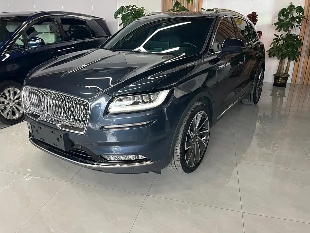 Lincoln Nautilus 2021