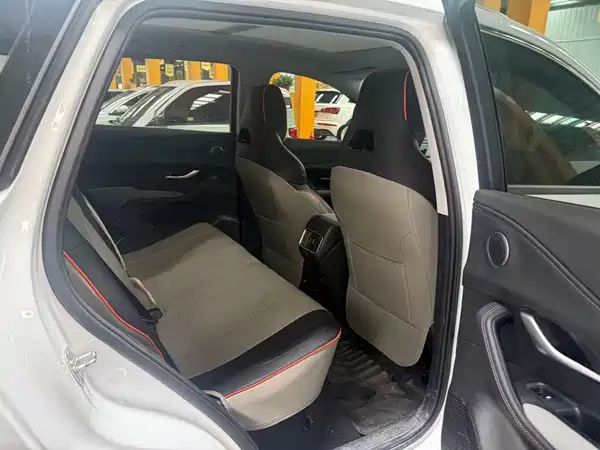 BYD Sealion 05 DM-i 2025