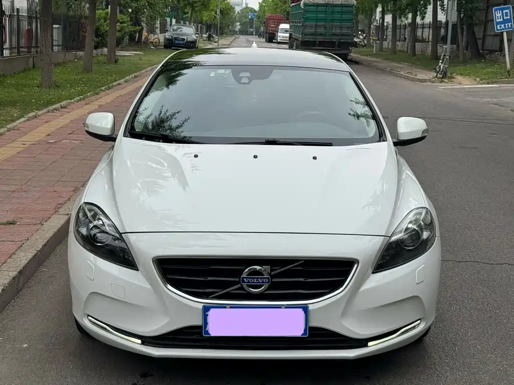 Volvo V40 2015 — фото 2