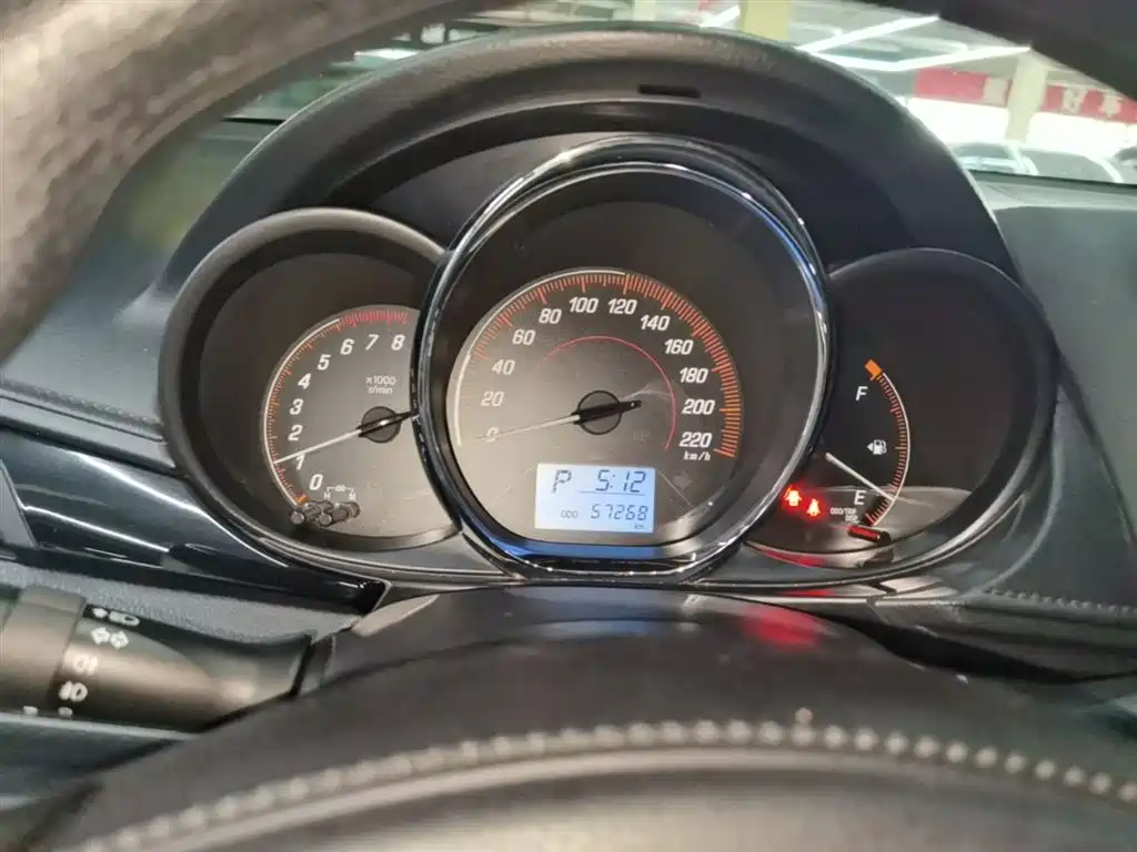 Toyota Yaris L 2020 — фото 12
