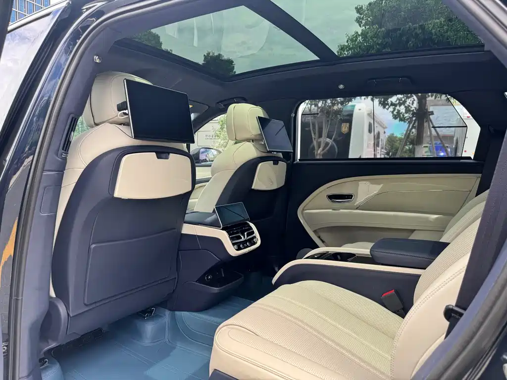 Bentley Bentayga 2024