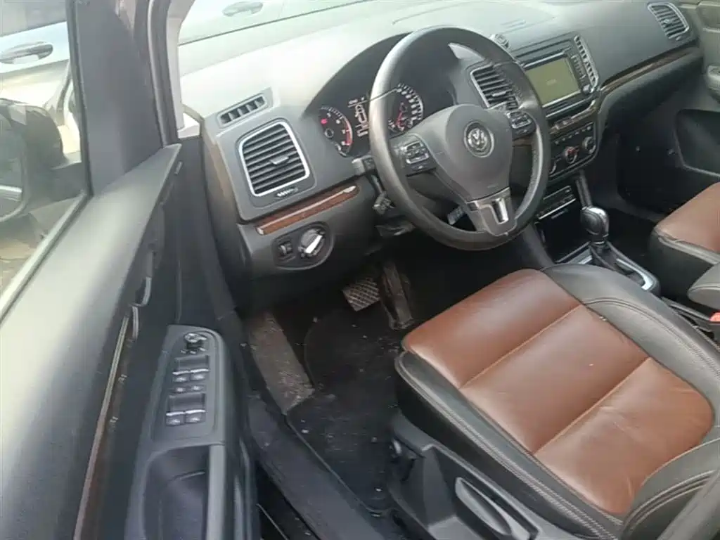 Volkswagen Sharan 2015 — фото 16