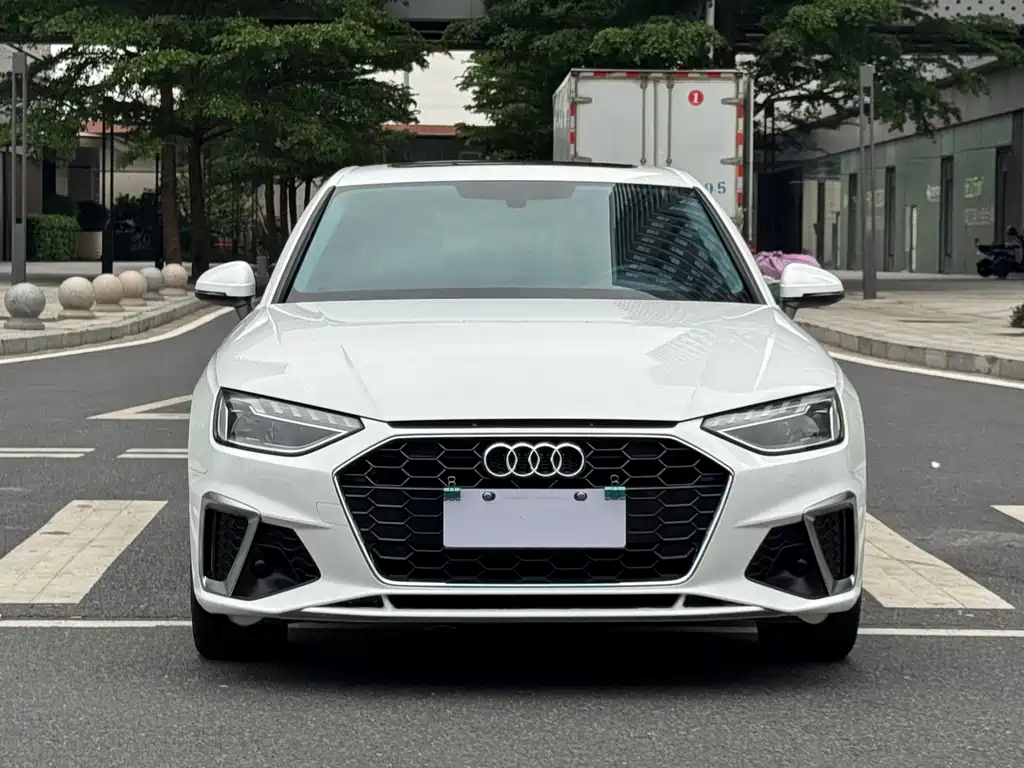 Audi A4L 2022 — фото 2