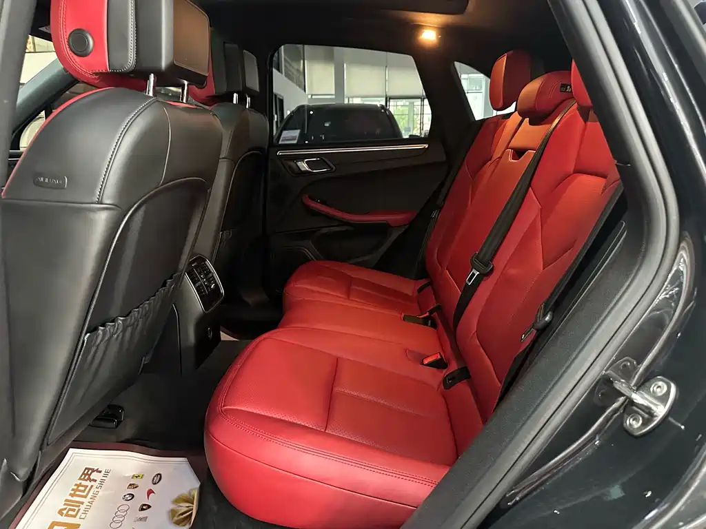 Porsche Macan 2019 — фото 10