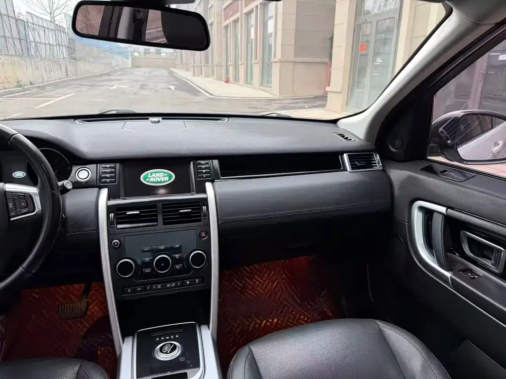 Land Rover Discovery Sport 2018 — фото 9
