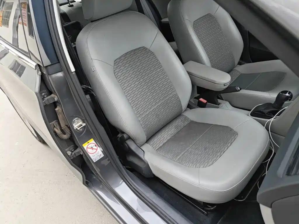 Skoda Rapid 2015 — фото 25