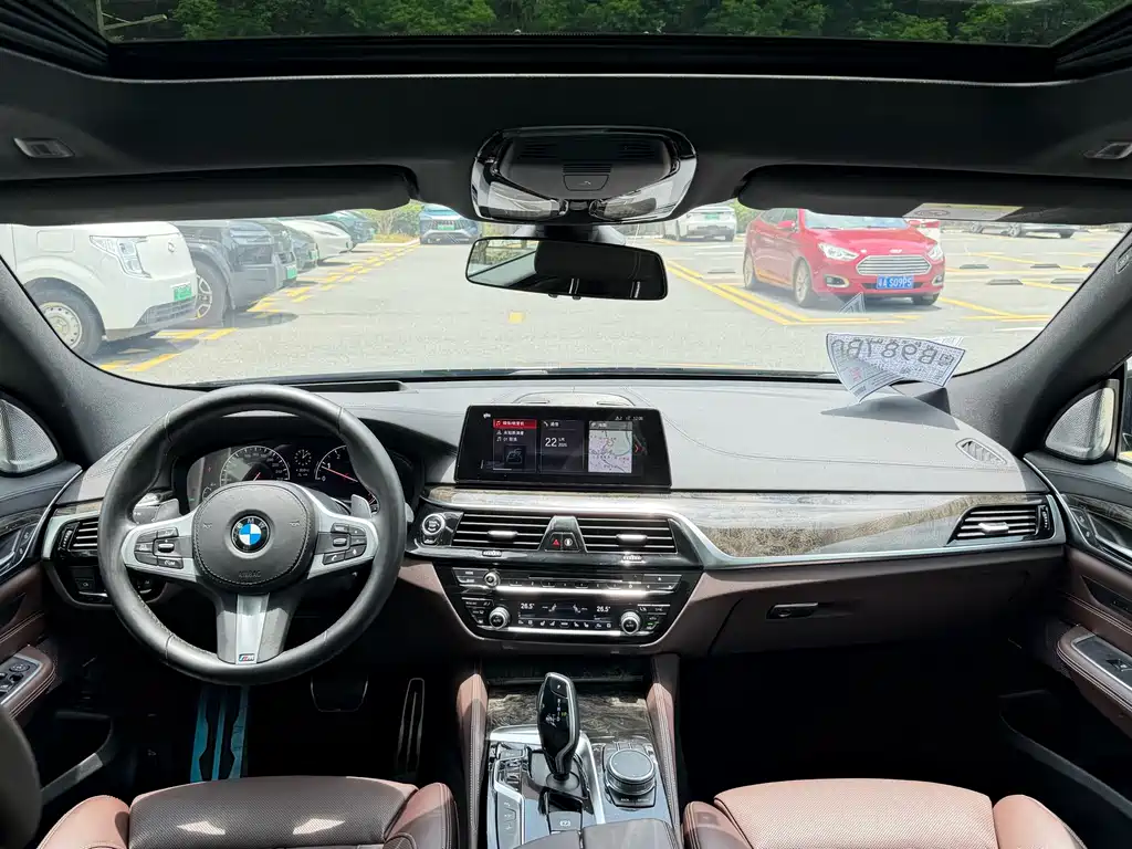 BMW 6 Series GT 2019 — фото 12