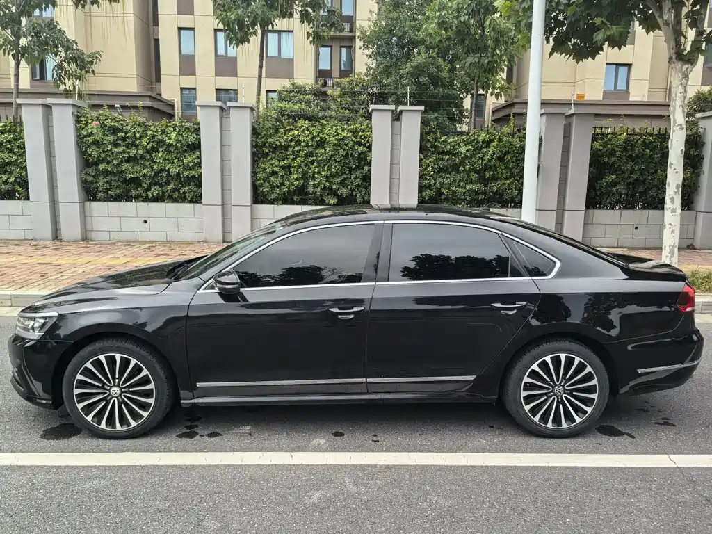 Volkswagen Passat 2019 — фото 11