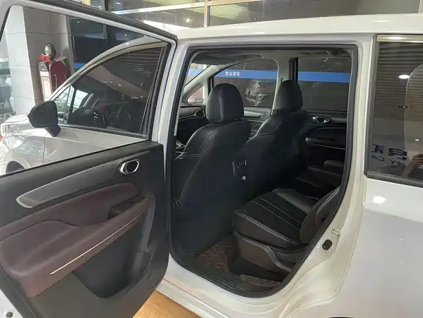 GAC Trumpchi M6 2022