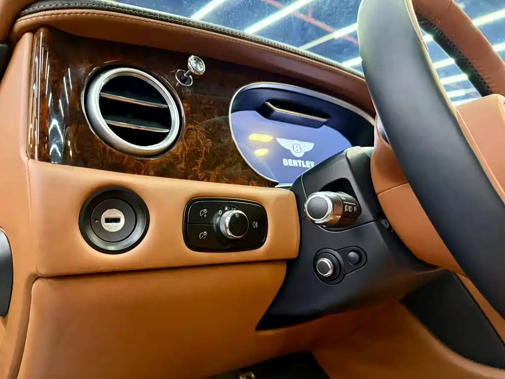 Bentley Flying Spur 2016 — фото 6