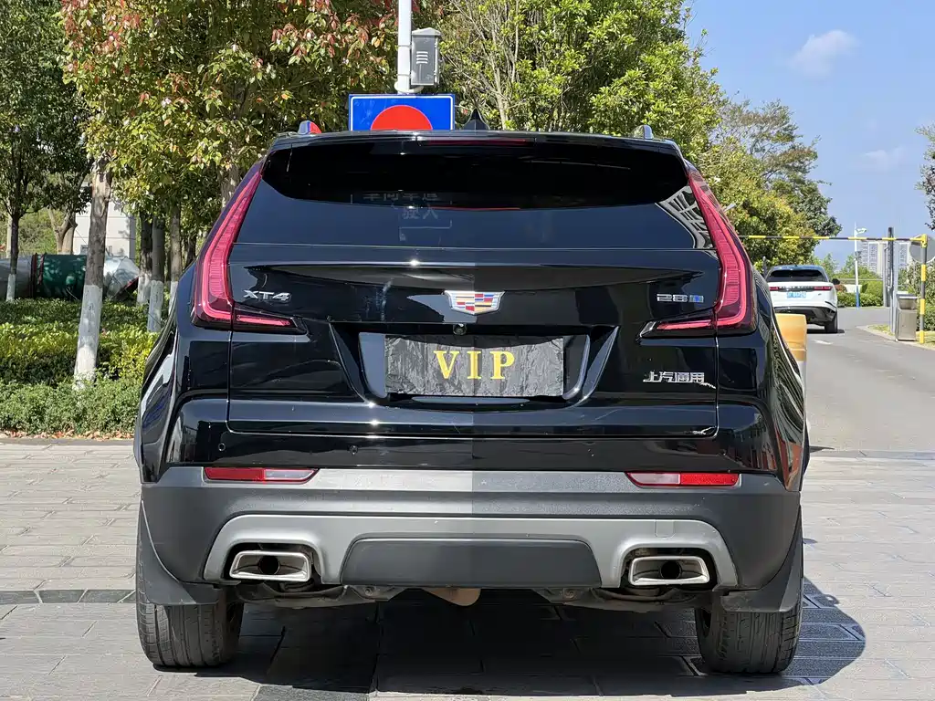 Cadillac XT4 2023 — фото 9