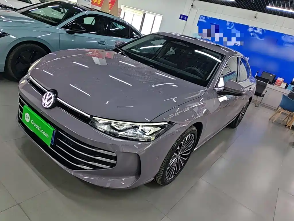 Volkswagen Passat 2024