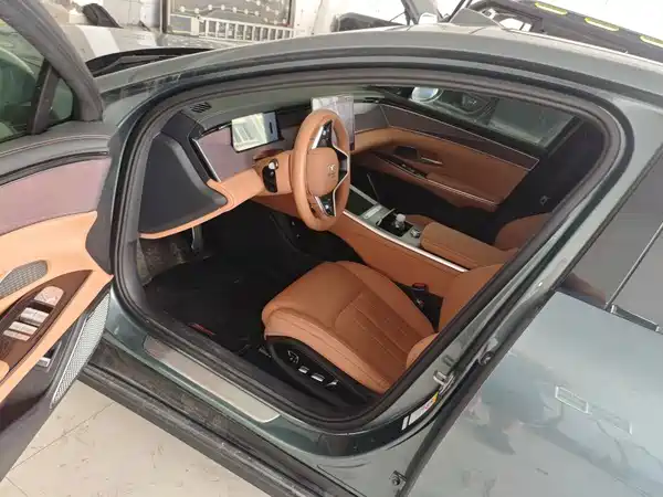 BYD Han L 2025