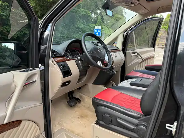 Mercedes-Benz Viano 2013