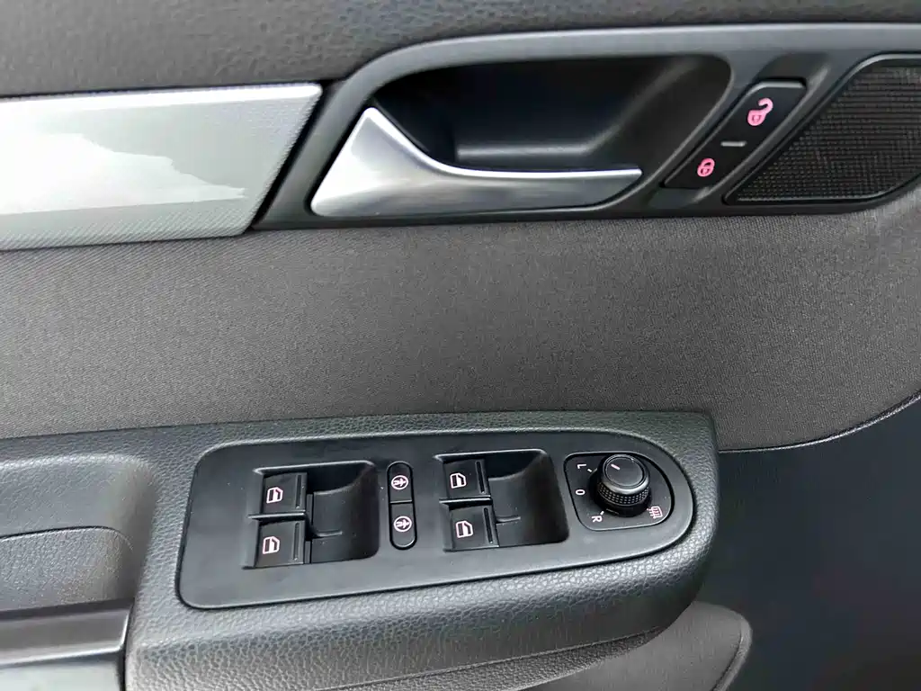 Volkswagen Sharan 2016 — фото 19