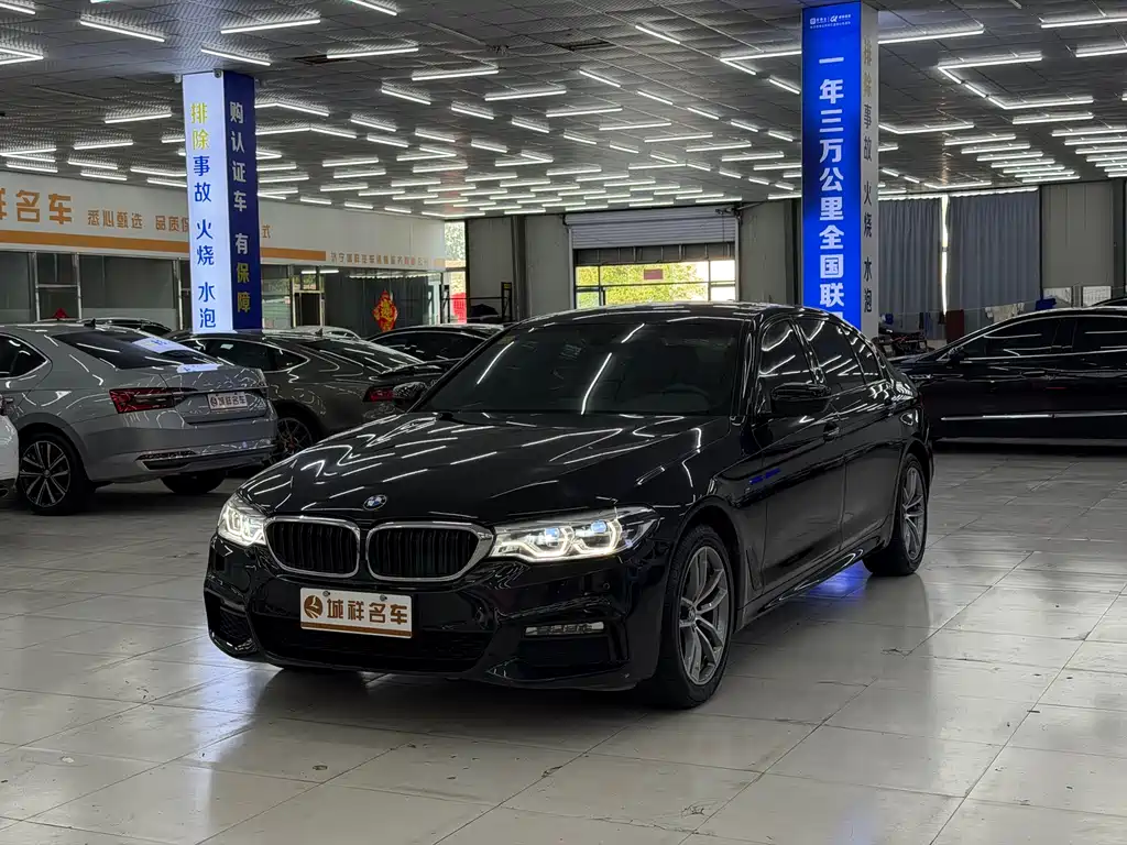 BMW 5 Series 2018 — фото 1