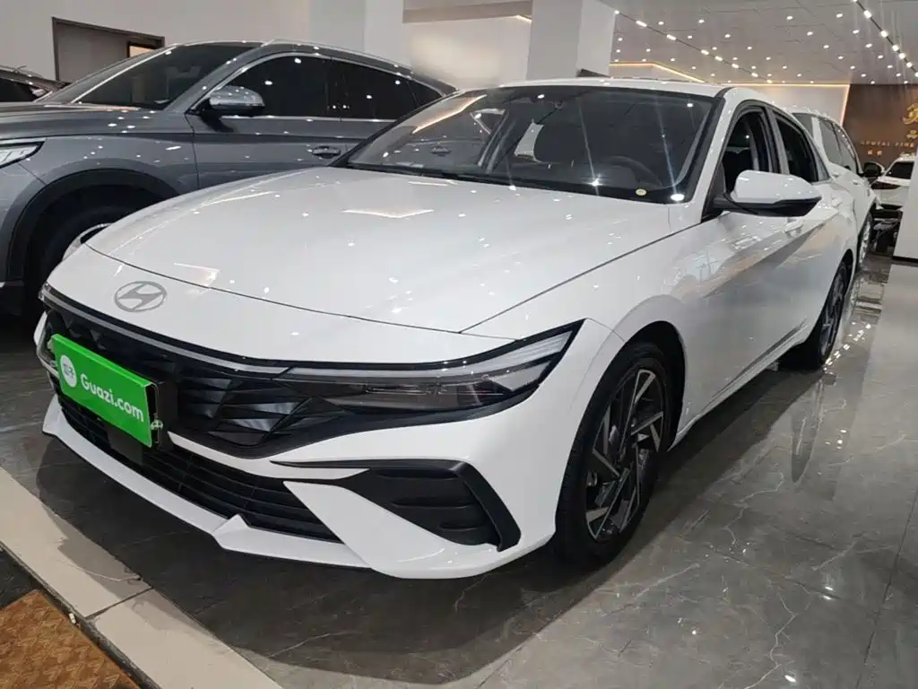 Hyundai Elantra 2025