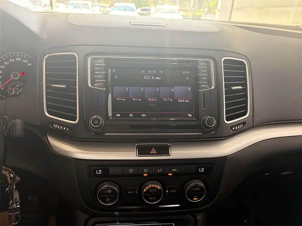 Volkswagen Sharan 2018 — фото 12