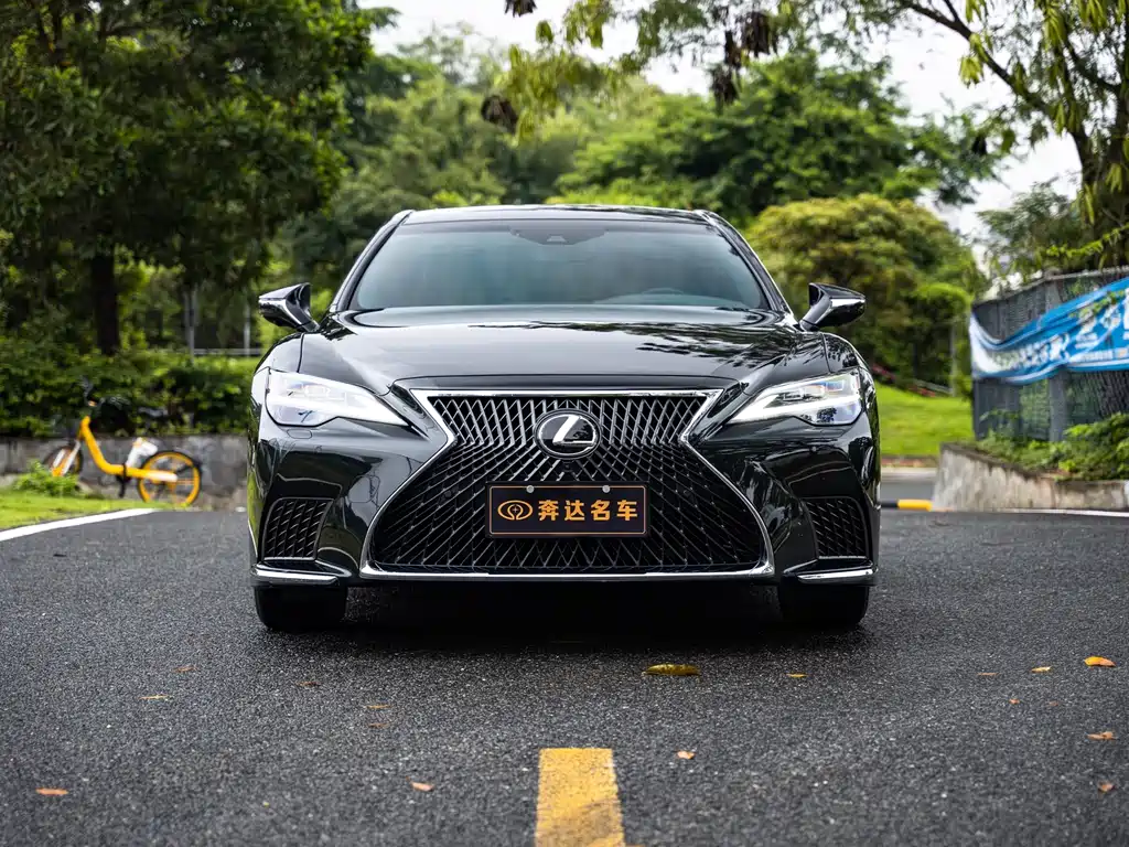 Lexus LS 2023