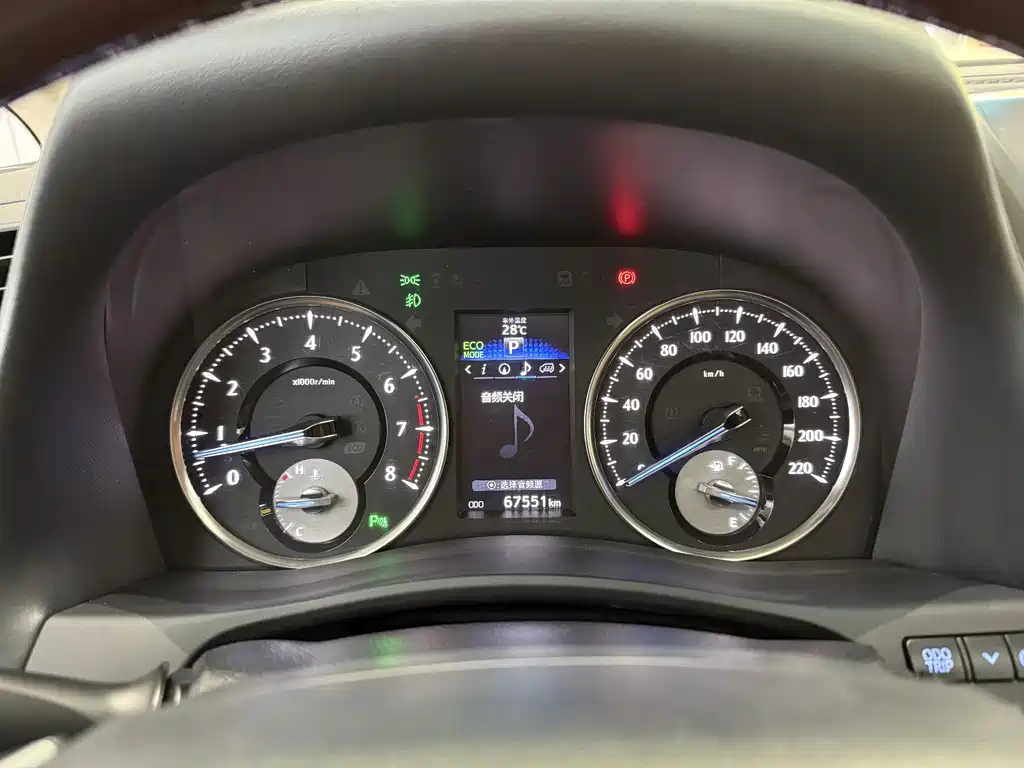 Toyota Alphard 2018 — фото 19