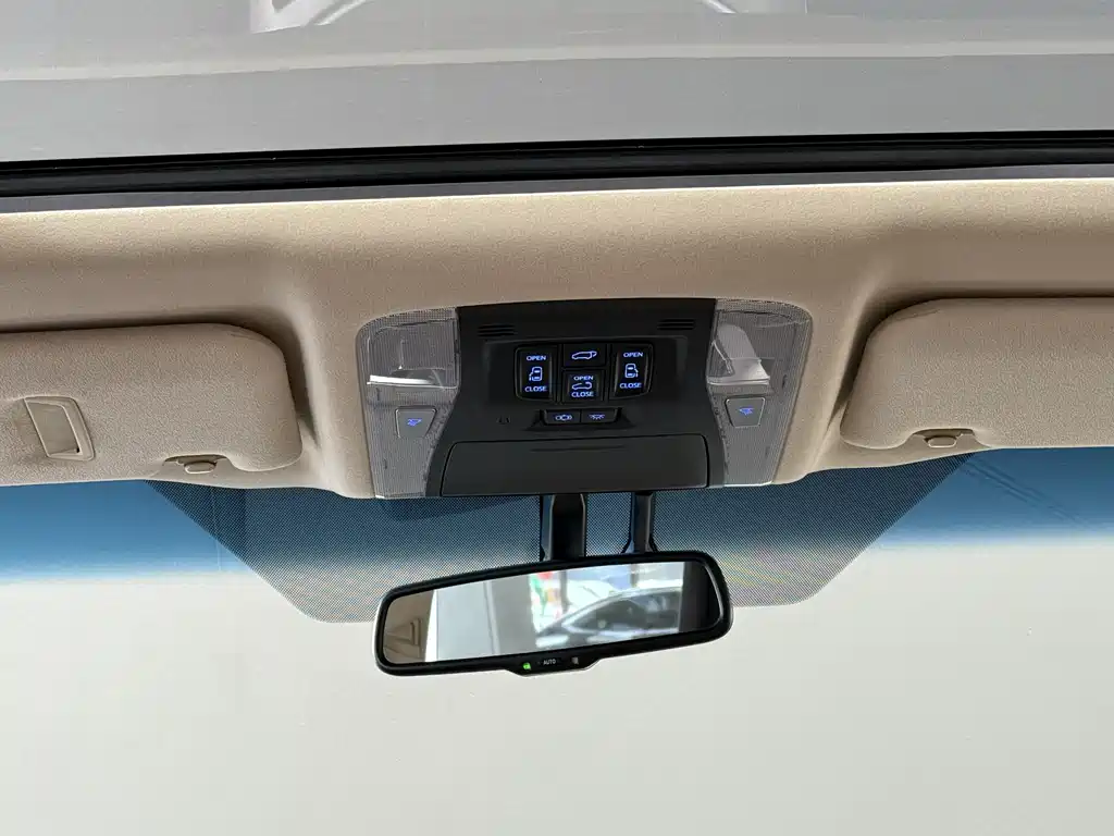 Toyota Alphard 2018 — фото 24