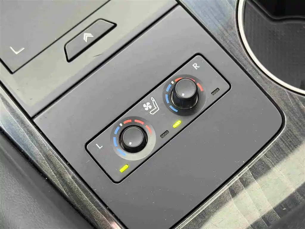 Lexus LM 2023 — фото 20