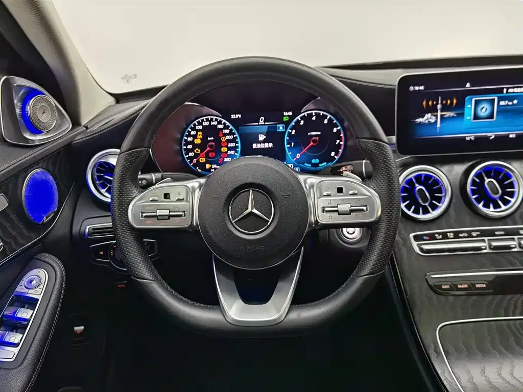 Mercedes-Benz C-Class 2019 — фото 11