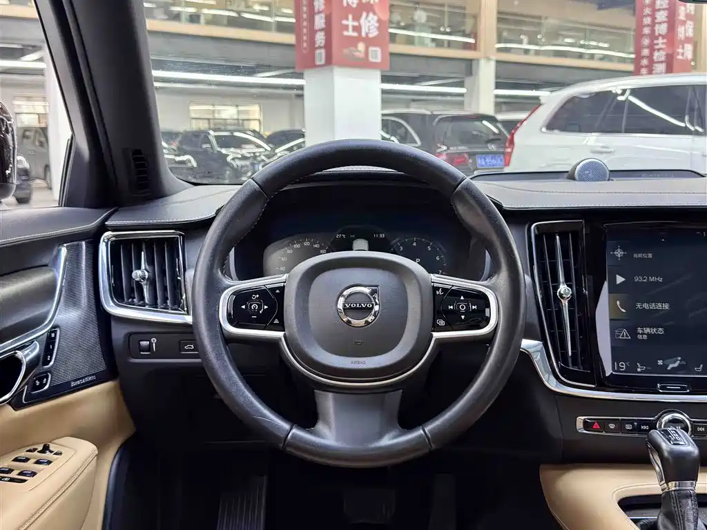 Volvo V90 2019 — фото 14