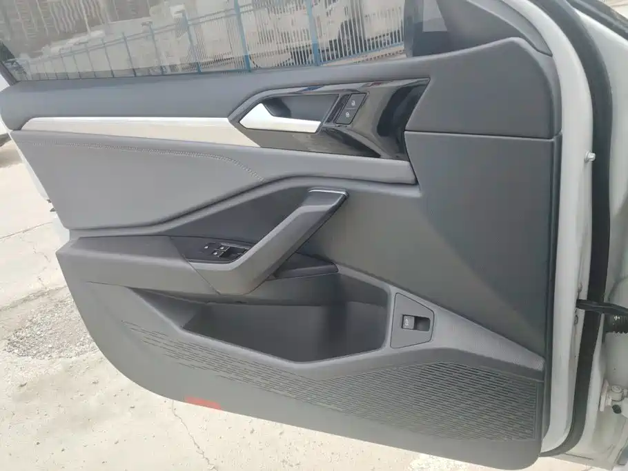 Volkswagen Sagitar 2021