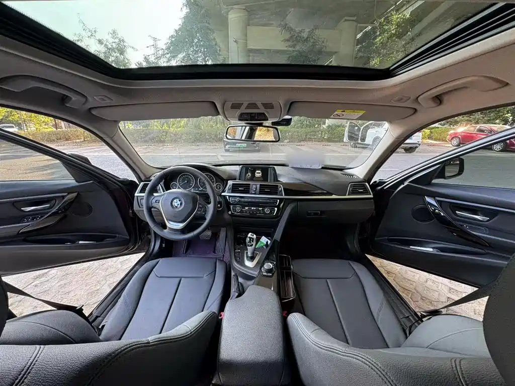 BMW 3 Series 2017 — фото 13