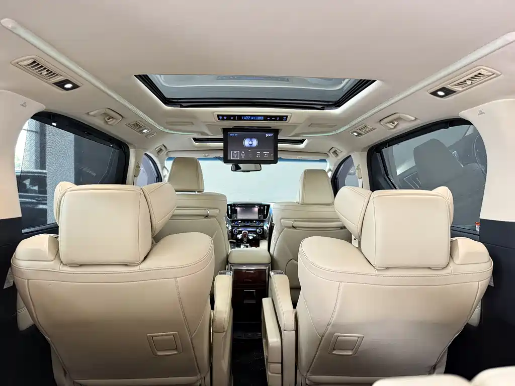 Toyota Alphard 2018 — фото 25