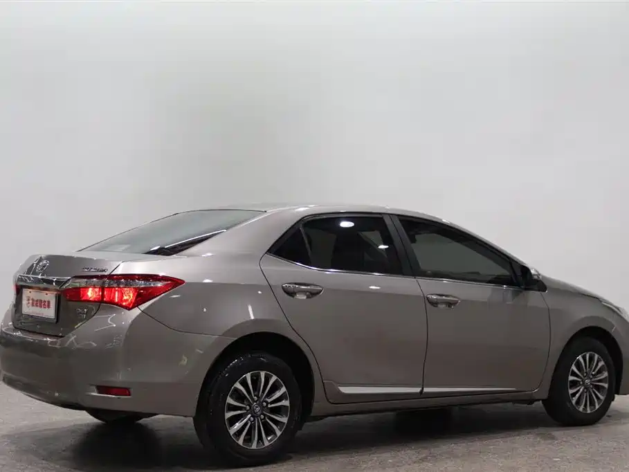 Toyota Corolla 2018 — фото 4