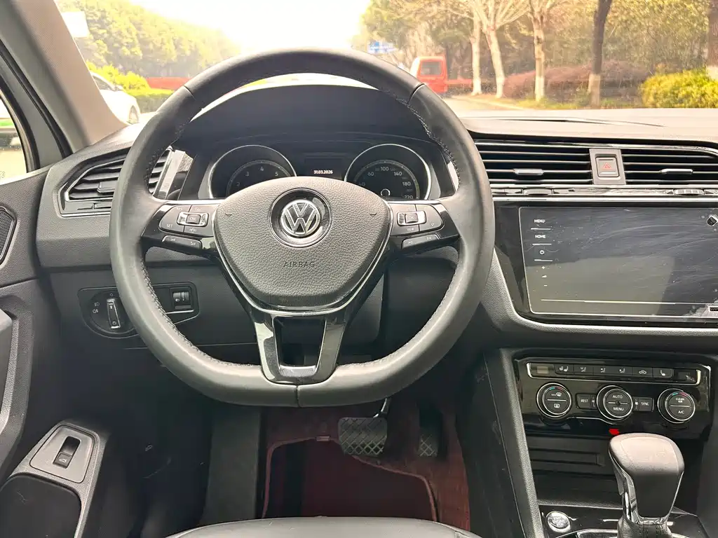 Volkswagen Tiguan L 2021 — фото 16